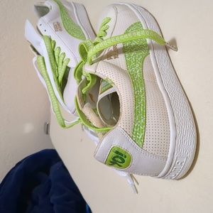 YO MTV RAPS puma sample limited